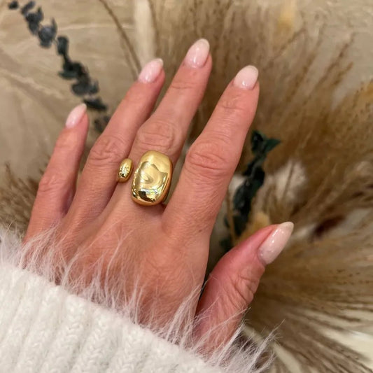 Anel Dourado Unique, Anel Ajustável, Anel Duplo, Anel Assimétrico, Anel Maximalista, Anel Feminino, Anel Maximalista, Anel Ouro 18k, Anel Aço Inoxidável, Anel a Prova D'água, Anel a Prova de Suor, Anel a Prova de Calor, Anel Banhado em Ouro 18k, Anéis Maximalistas, Anel Feminino Dourado, Anel Max Dourado, Anel Dourado Max.