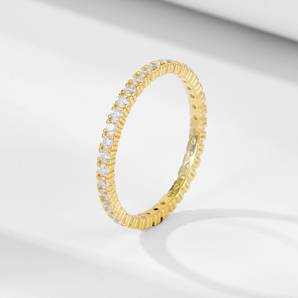 Anel Dourado Eternal Cravejado Em Zircônias em Prata 925