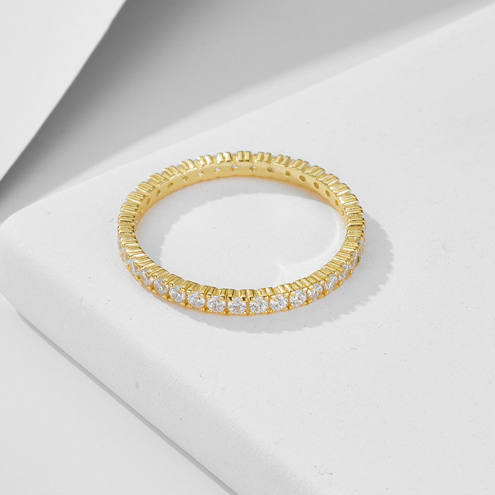 Anel Dourado Eternal Cravejado Em Zircônias em Prata 925