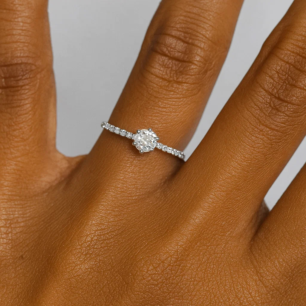 Anel Elegance com Zircônia Solitária em Prata 925