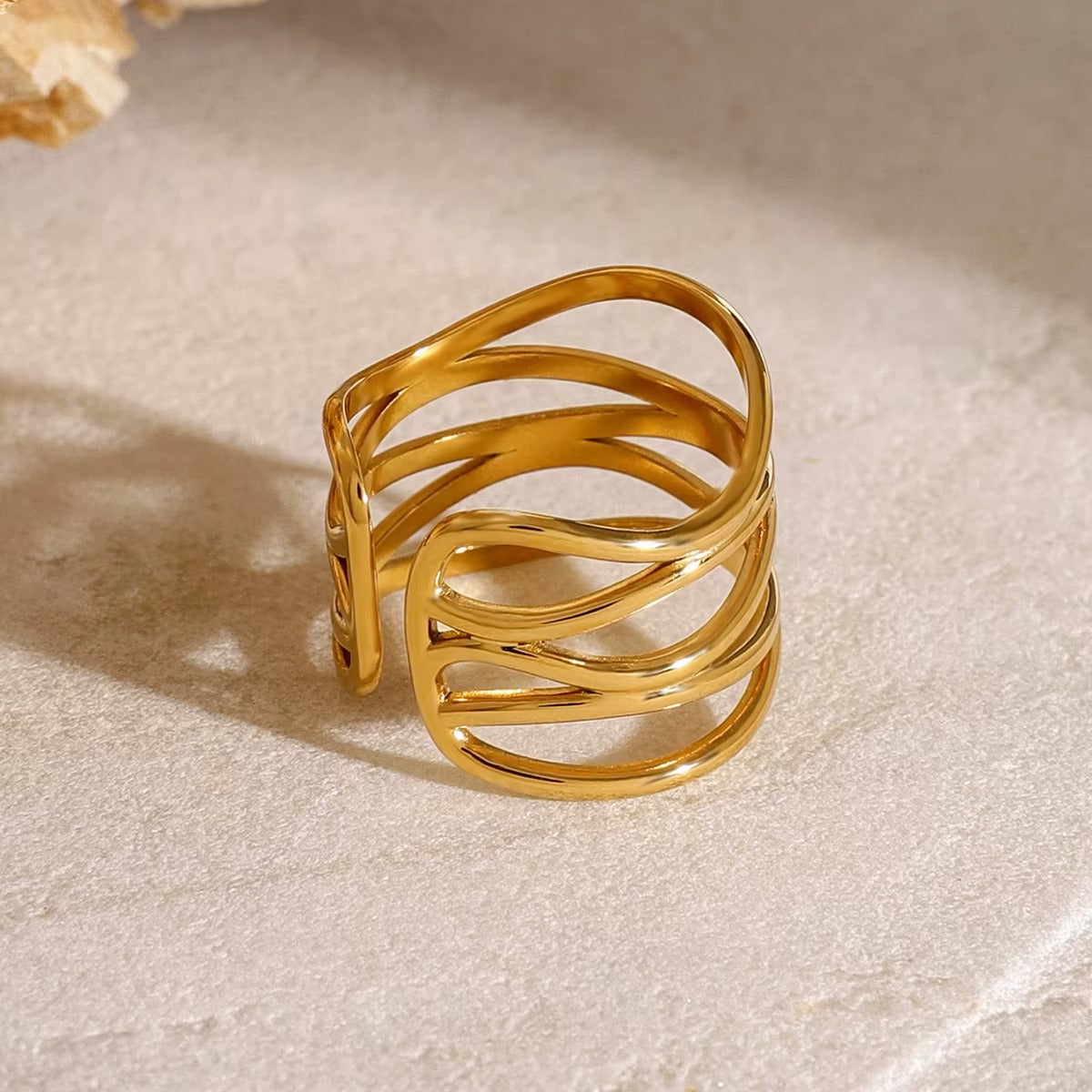 Anel Dourado Maré Serena