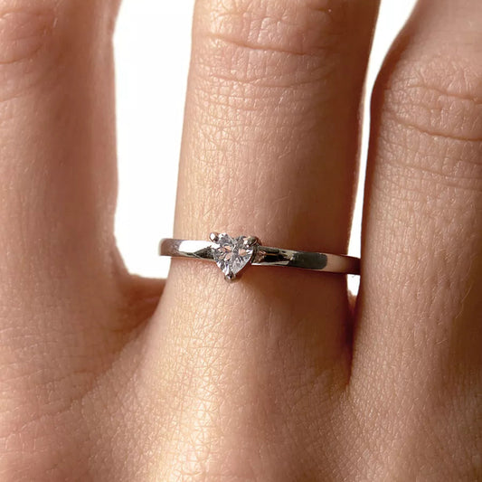 Anel Solitário Drusi Semi Joias Liso Zircônia Pequena, Anel Solitário em Prata com Pedra de Zircônia, Anel de Prata Solitário com Zircônia Cristal, Anel Solitário Pedra Em Zircônia Em Prata, Anel De Prata Solitário Com Zircônia Quadrada, Anel Prata 925 Solitário Fino Aro Zircônia, Anel Prata 925 Aparador Aliança Solitário Zircônia, Anel Prata Solitário C/Zircônia, Anel Solitário Pedra Banho Platina Zircônia, Solitário Believe Em Prata 925 Com Zircônias, Anel Prata 925 Solitário Fino Zircônia, Anel Solitário