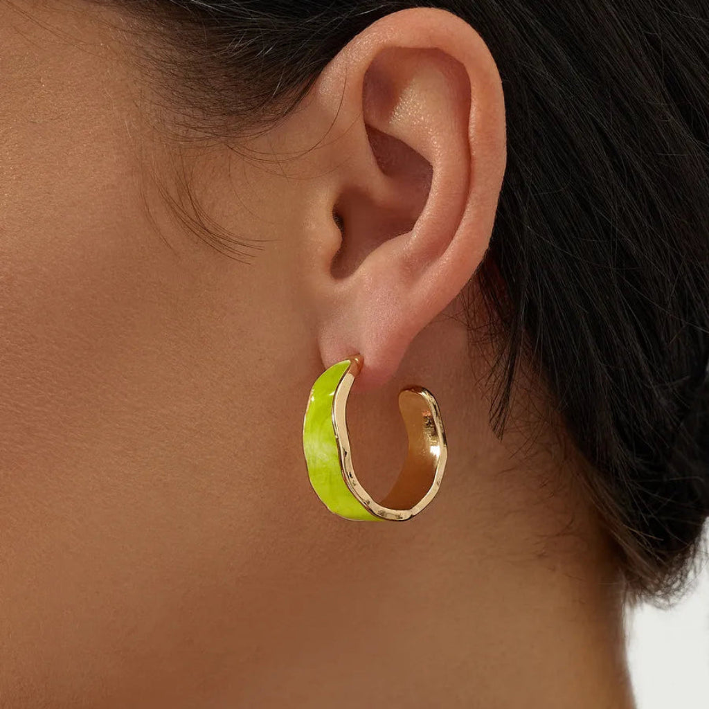 Brinco Orgânico Meia Argola Dourado 25 mm