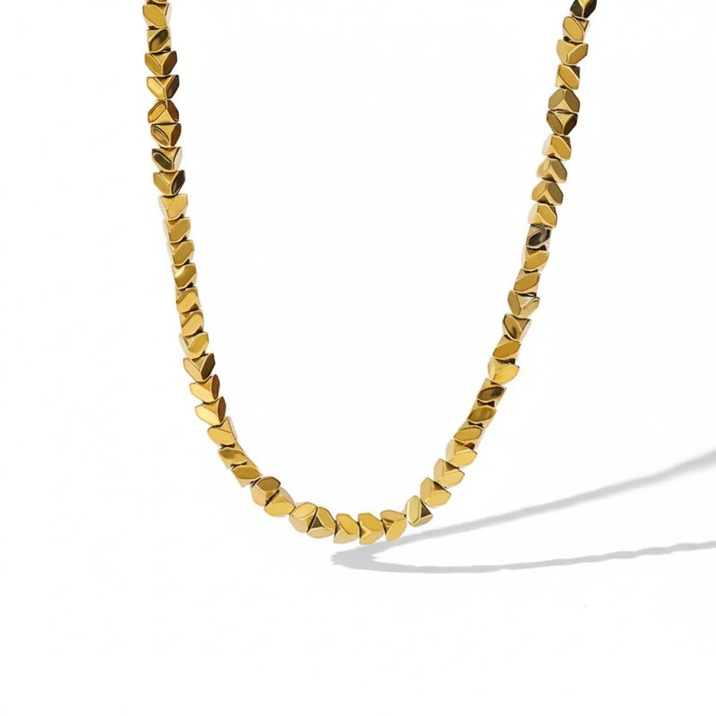 Colar Pedras Geométricas Dourado Aço Titânio Ajustável 40cm