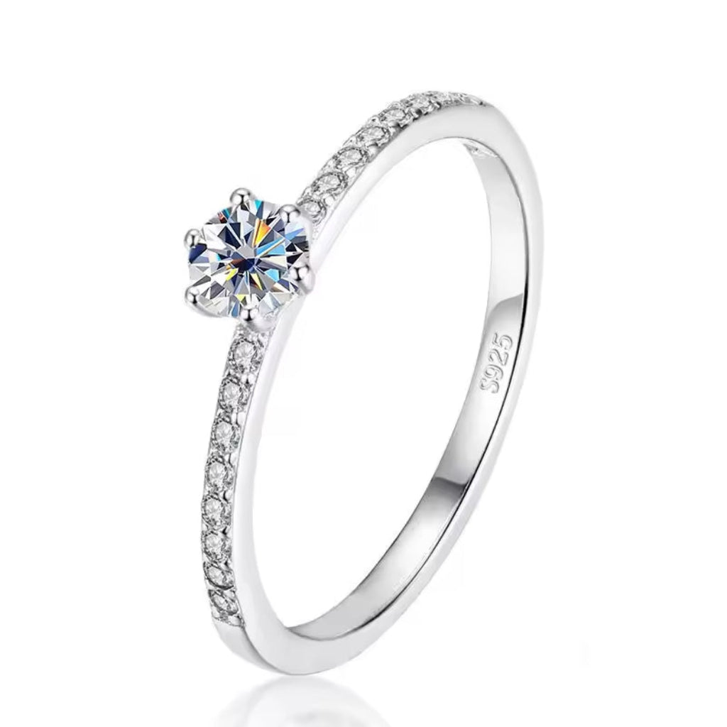 Anel Solitário com Pedras, Anel Solitário Life, Anel Solitário Zircônia, Anel de Prata Solitário, Anel de Namoro, Anel Cravejado, Anel Prata Solitário, Anel de Prata 925, Anel Hipoalergênico, Anel a Prova D'água, Anel Solitário Clássico, Anel Prata Solitário, Anel de Noivado, Anel Life Forms, Anel Prata 925, Anel de Prata Solitário. 