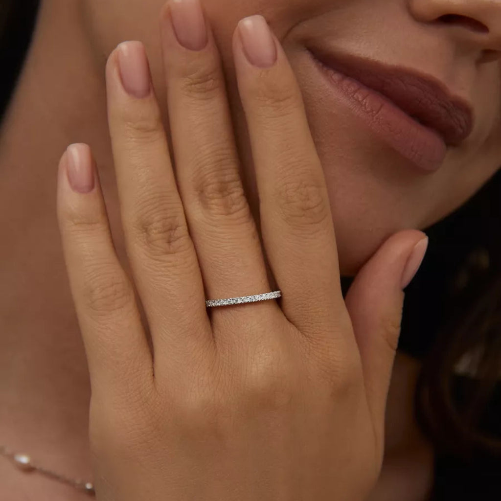 Anel Cravejado com Zircônias, Anel Life Duplo, Anel Amor Bonito, Anel Eternity, Anel Cravejado em Prata 925, Anel Aliança, Anel Prata com Zircônias Oval, Anel Life Glam, Anel Cravejado com Zircônias de Prata, Anel Aliança Inteira, Anel Cravejado Zircônia, Anel Feminino em Prata 925, Anel com Brilhante Zircônia, Anel Luxury com Cristais, Anel Feminino em Prata 925, Anel Aliança Inteira, Anel Luxury com Cristais de Zircônias, Joias de Noivado, Anel de Formatura, Anel de Namoro, Anel Prata com Zircônias Oval.