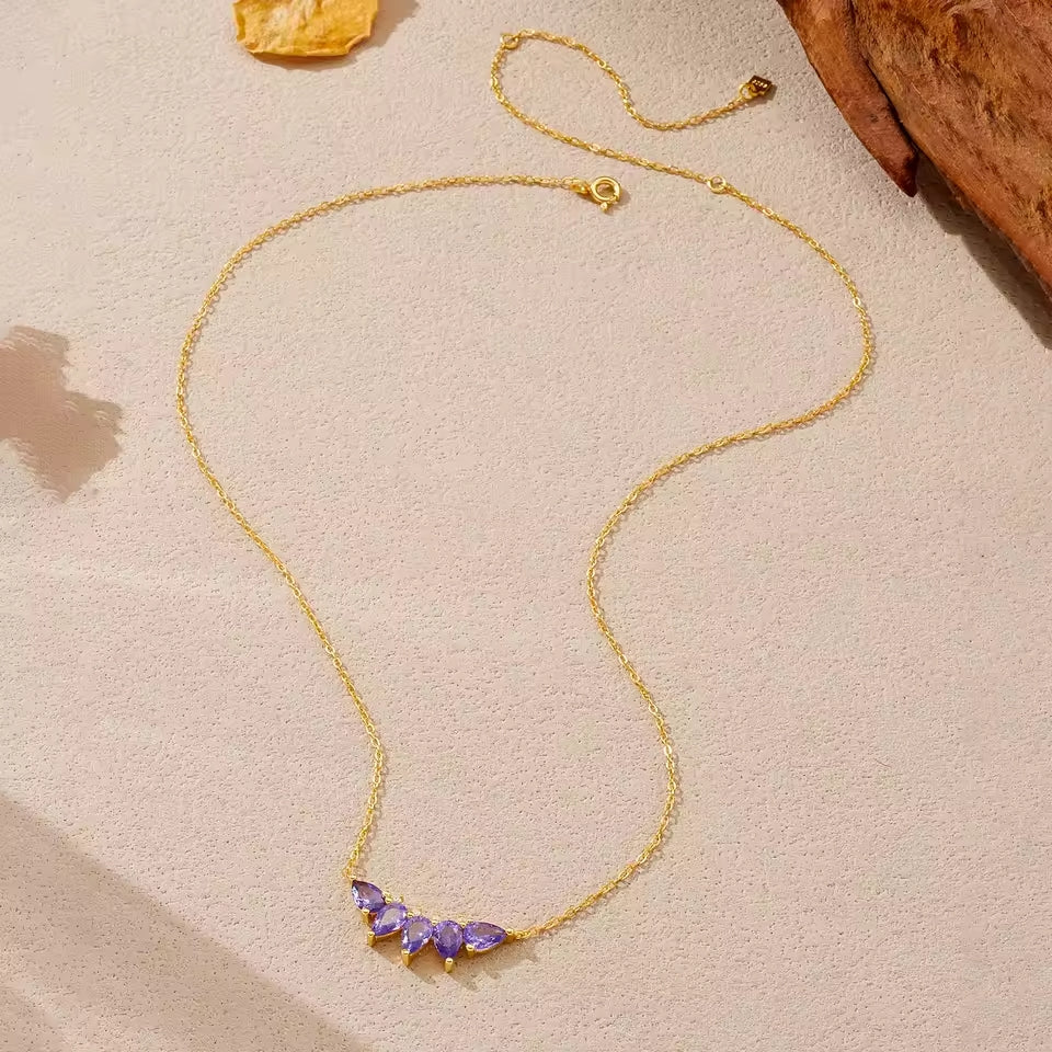 Colar Life Unique em Prata 925 com Banho de Ouro A
marelo 18k e Ametista, 50cm, Colar Coração Cravejado em Prata 925, Colar com Ametista e Topázio em Prata 925, Colar em Prata 925 com Ametista e Topázios Incolores, 45cm, Colar Ponto de Luz Roxo Ametista Prata 925 Esterlina 45cm, Colar Prata Gota com Pedras Brancas e Pedra Lilás, Colar de Prata Veneziana com Pedra Ametista Roxa, Colar de Prata com Zircônias Lavanda e Rosa. 