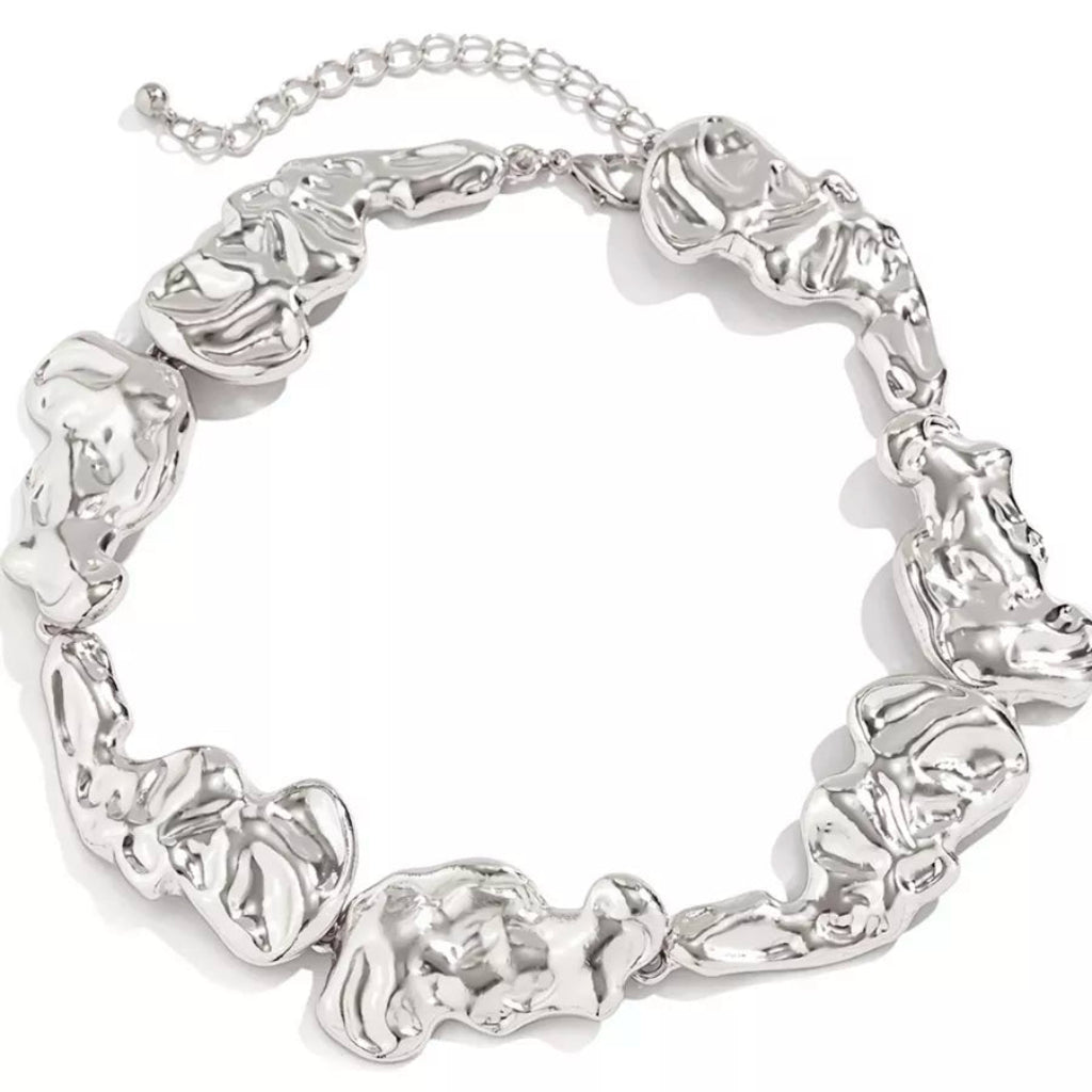 Choker Orgânico Maximalista, Choker Prata Orgânico Regulável, Choker De Metal Prata Aro Rígido Com Extensor Colar Feminino Gargantilha, Choker Aro Rígido Maximalista Prata, Colar Rígido Maximalista, Colar Gargantilha Rígido Texturizado Folheado, Colar Gargantilha Rígido Texturizado Folheado, Colar Choker Gargantilha Rígida Orgânico, Colar Choker Gargantilha Rígida com Extensor, Colar Aro Rígido Fluido, Colar Choker Feminina Elo Aro Rígido Orgânico, Colar Chocker Aro Rígida Em Metal Prata. 