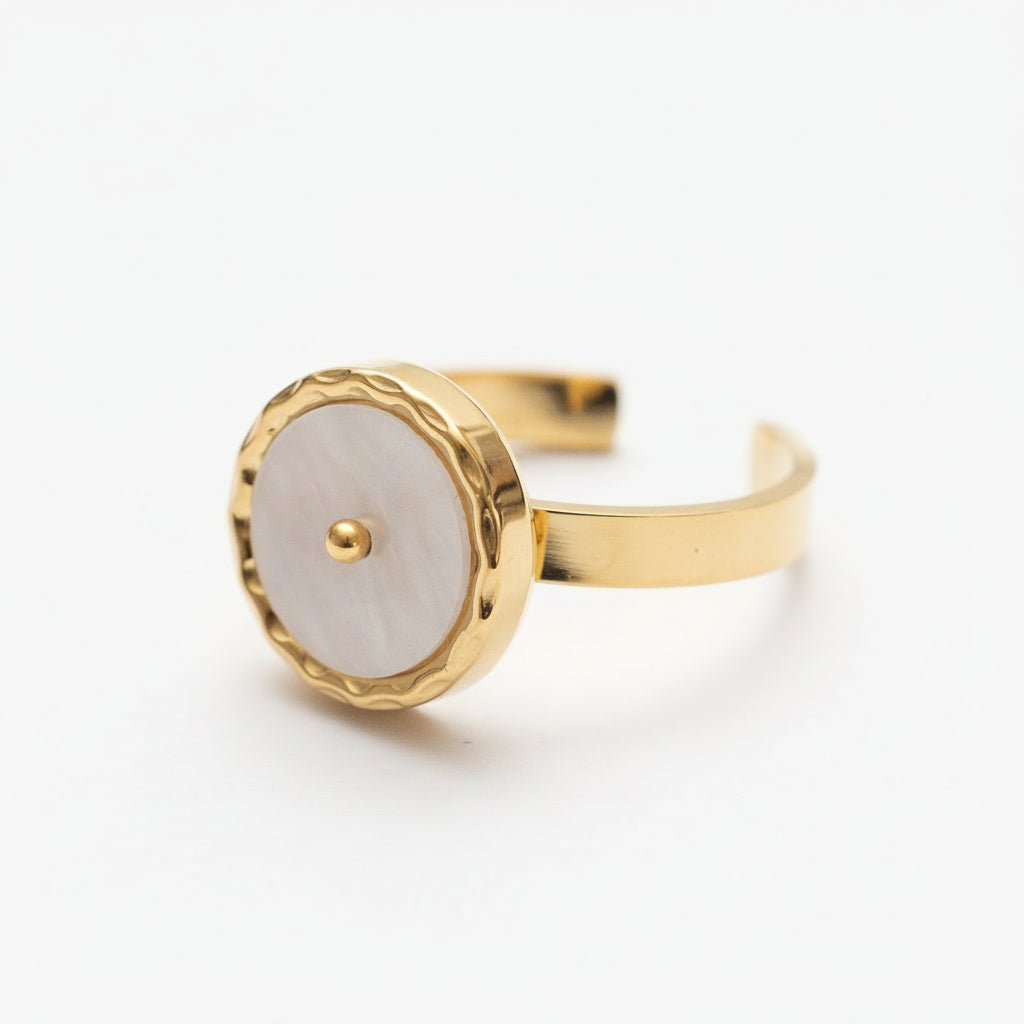 Anel Dourado Concha do Mar em Aço Inoxidável, Anel Vínculo - Ágata Branca, Anel Coquille, Anel Rommanel Concha com Zircônia, Anel Concha Trabalhada, Anel Concha Banhado a Ouro 18K, Anel Concha Dourado, Anel Aberto De Concha Caracol, Banhado A Ouro, Anel Conchas Ajustável Folheado Ouro 18k, Anel Solitário Realeza com Zircônia em Ouro Amarelo 10k/416, Anel Em Prata 925 Solitário Com Quartzo Rosa E Zircônias 196863, Anel Realeza Ouro 18k. 