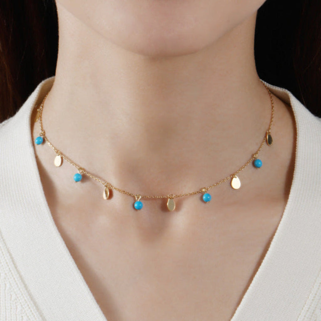 Colar Orgânico Couro Peixe Azul Dourado, Colar Riviera, Pingente Ouro 18k Ponto de Luz Gota 6x8mm Zircônia Azul, Colar Life Special II em Prata 925 com Cristal Azul e Pedras Incolores, 45cm, Colar Life Fresh em Prata 925 com Pedras Verdes, 42cm, Colar Gota em Prata 925, Colar Cravejado em Prata 925, Colar Life Fresh em Prata 925 com Pedras Incolores, 42cm, Colar Life Místico Eye em Prata 925 com Pedras Verdes e Azuis, 45cm, Colar Life Colors II em Prata 925 com Cristais Roxos e Marrons. 
