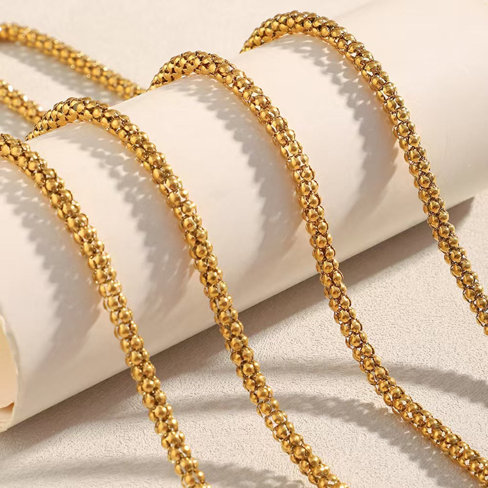 Colar Dengo, Colar Maxi Feminino De Fios Encerado Voltas Luxo, Mulher Zara Colar Combinado Corrente Peças Trabalhadas, Colar de Corrente Slim Entrelaçado Banhado,Mix de Colares Essentials Banhado, Maxi Colar Com Cascalhos E Pingente, Colar Elos Duplos Médios Semijoia Banhado a Ouro 18K, Colar de Prata Maxi Pérolas. 
