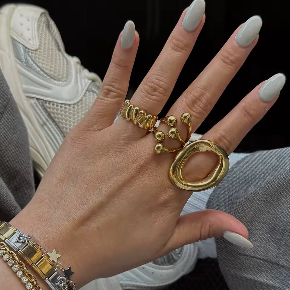 Anel Maximalista, Anel Dourado, Anel Maximalista Dourado, Anel Dourado Feminino, Anel Gold, Anel prata, Anel de Titânio, Anel Geométrico, Anel Geométrico Circulo, Anel Geométrico Dourado, Anel Geométrico Prata, Anel Feminino Geométrico, Anel Geométrico Luxo, Anel Geométrico Liso, Anel Modelo Geométrico, Anel Tendencia Geométrico. 